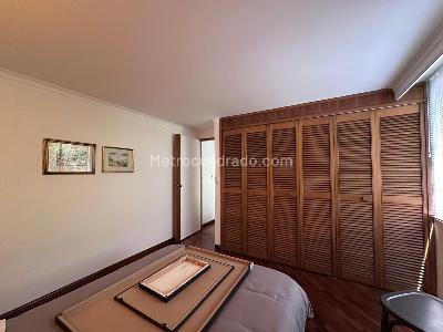Apartamento de 2 alcobas en venta en El Poblado, Medellín, 90 m² · foto 12 de 15