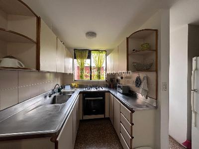 Apartamento de 2 alcobas en venta en El Poblado, Medellín, 90 m² · foto 6 de 15
