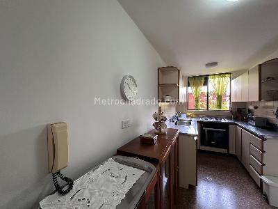 Apartamento de 2 alcobas en venta en El Poblado, Medellín, 90 m² · foto 7 de 15