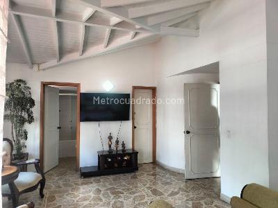 Casa en arriendo en El Poblado, Medellín · foto 11 de 19