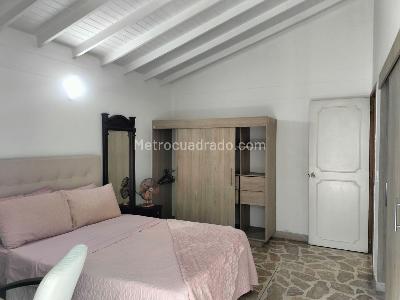 Casa en arriendo en El Poblado, Medellín · foto 13 de 19