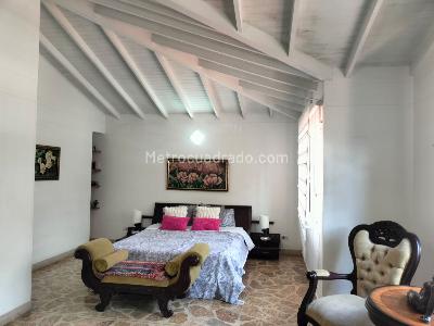Casa en arriendo en El Poblado, Medellín · foto 9 de 19