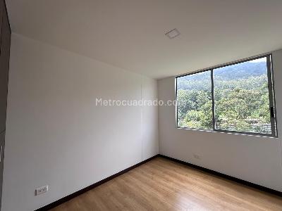 Apartamento de 2 alcobas en arriendo en El Tesoro, Medellín, 86 m² · foto 12 de 16