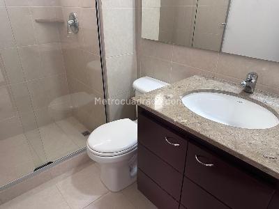 Apartamento de 2 alcobas en arriendo en El Tesoro, Medellín, 86 m² · foto 14 de 16
