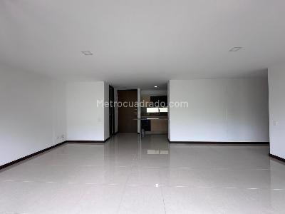 Apartamento de 2 alcobas en arriendo en El Tesoro, Medellín, 86 m² · foto 2 de 16