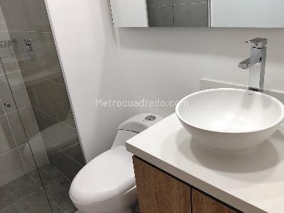 Apartamento de 3 alcobas en venta en El Poblado, Medellín, 100 m² · foto 18 de 19