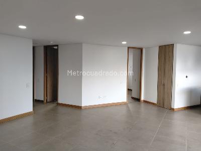 Apartamento de 3 alcobas en venta en El Poblado, Medellín, 100 m² · foto 3 de 19