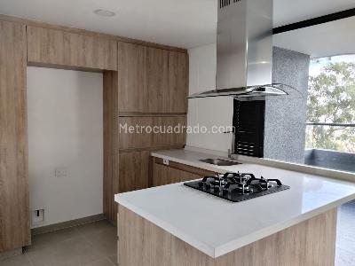 Apartamento de 3 alcobas en venta en El Poblado, Medellín, 100 m² · foto 7 de 19
