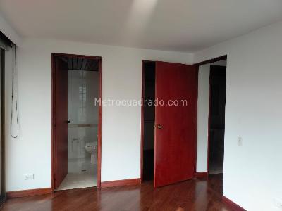 Apartamento de 2 alcobas en arriendo en Patio Bonito, Medellín, 70 m² · foto 10 de 11
