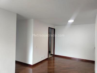 Apartamento de 2 alcobas en arriendo en Patio Bonito, Medellín, 70 m² · foto 3 de 11