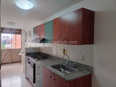 Apartamento de 2 alcobas en arriendo en Patio Bonito, Medellín, 70 m² · foto 5 de 11