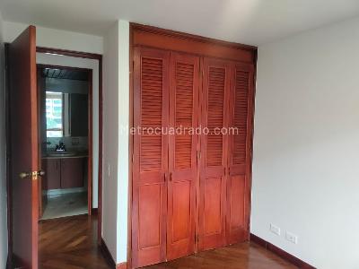 Apartamento de 2 alcobas en arriendo en Patio Bonito, Medellín, 70 m² · foto 8 de 11