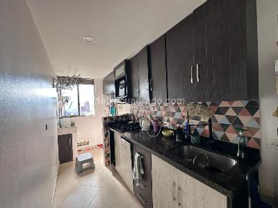 Apartamento de 3 alcobas en arriendo en El Poblado, Medellín, 68 m² · foto 4 de 14