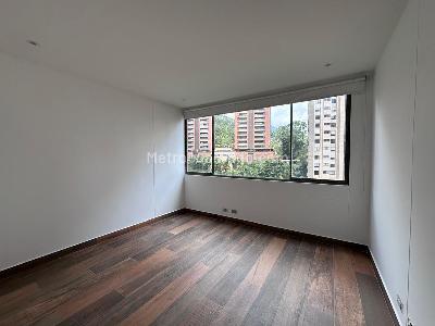 Apartamento de 3 alcobas en venta en El Tesoro, Medellín, 220 m² · foto 12 de 20