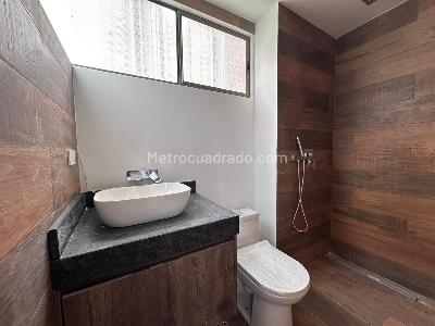Apartamento de 3 alcobas en venta en El Tesoro, Medellín, 220 m² · foto 18 de 20