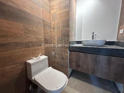 Apartamento de 3 alcobas en venta en El Tesoro, Medellín, 220 m² · foto 19 de 20