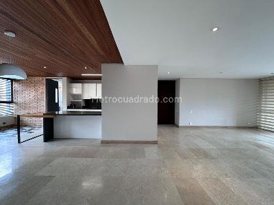 Apartamento de 3 alcobas en venta en El Poblado, Medellín, 220 m² · foto 2 de 20
