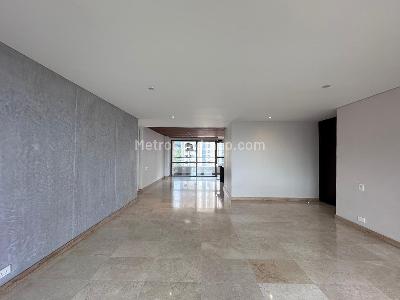 Apartamento de 3 alcobas en venta en El Poblado, Medellín, 220 m² · foto 4 de 20