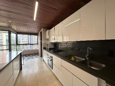 Apartamento de 3 alcobas en venta en El Poblado, Medellín, 220 m² · foto 7 de 20