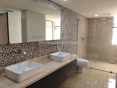 Apartamento de 4 alcobas en venta en El Poblado, Medellín, 295 m² · foto 18 de 20