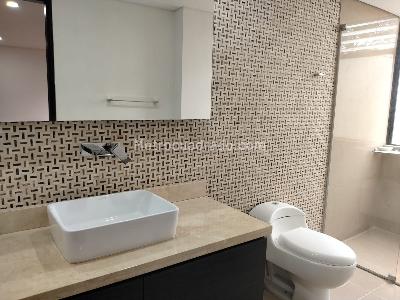 Apartamento de 4 alcobas en venta en El Poblado, Medellín, 295 m² · foto 19 de 20