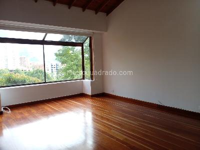 Casa de 3 alcobas en venta en El Poblado, Medellín, 251 m² · foto 11 de 19