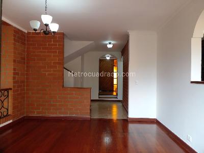 Casa de 3 alcobas en venta en El Poblado, Medellín, 251 m² · foto 3 de 19