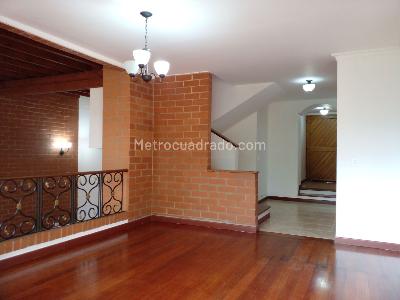 Casa de 3 alcobas en venta en El Poblado, Medellín, 251 m² · foto 4 de 19