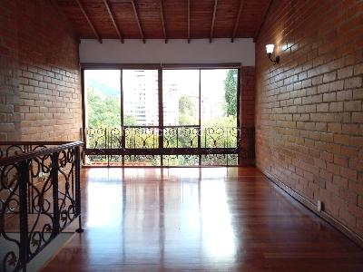 Casa de 3 alcobas en venta en El Poblado, Medellín, 251 m² · foto 8 de 19