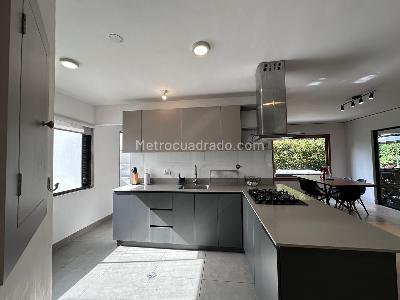 Casa de 3 alcobas en venta en El Poblado, Medellín, 300 m² · foto 5 de 20
