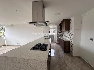 Apartamento de 3 alcobas en venta en El Poblado, Medellín, 114 m² · foto 5 de 17