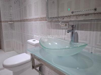 Apartamento de 2 alcobas en arriendo en Patio Bonito, Medellín, 140 m² · foto 10 de 12