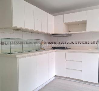 Apartamento de 2 alcobas en arriendo en Patio Bonito, Medellín, 140 m² · foto 4 de 12