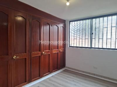 Apartamento de 2 alcobas en arriendo en Patio Bonito, Medellín, 140 m² · foto 9 de 12