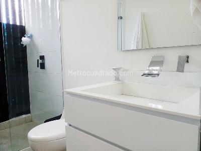 Casa de 4 alcobas en venta en El Poblado, Medellín, 680 m² · foto 13 de 20
