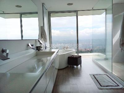 Casa de 4 alcobas en venta en El Poblado, Medellín, 680 m² · foto 14 de 20