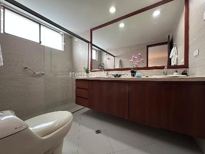 Apartamento de 3 alcobas en venta en El Poblado, Medellín, 238 m² · foto 18 de 20