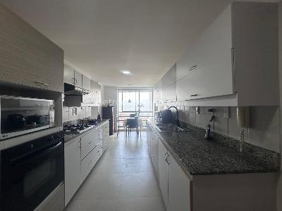Apartamento de 3 alcobas en venta en El Poblado, Medellín, 238 m² · foto 5 de 20