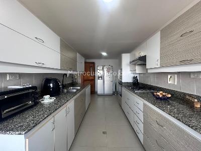 Apartamento de 3 alcobas en venta en El Poblado, Medellín, 238 m² · foto 9 de 20