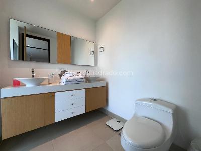 Apartamento de 3 alcobas en venta en El Poblado, Medellín, 199 m² · foto 15 de 19