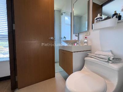Apartamento de 3 alcobas en venta en El Poblado, Medellín, 199 m² · foto 18 de 19