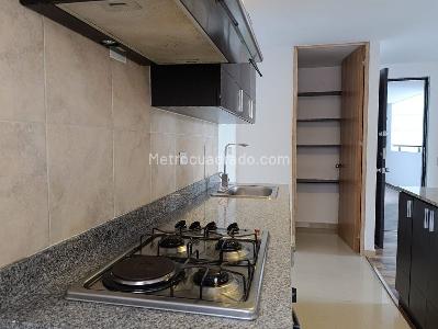 Apartamento de 3 alcobas en venta en El Poblado, Medellín, 70 m² · foto 7 de 18