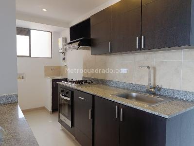 Apartamento de 3 alcobas en venta en El Poblado, Medellín, 70 m² · foto 8 de 18