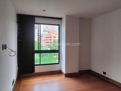 Apartamento de 3 alcobas en venta en El Poblado, Medellín, 188 m² · foto 14 de 19