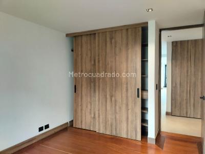 Apartamento de 3 alcobas en venta en El Poblado, Medellín, 188 m² · foto 17 de 19