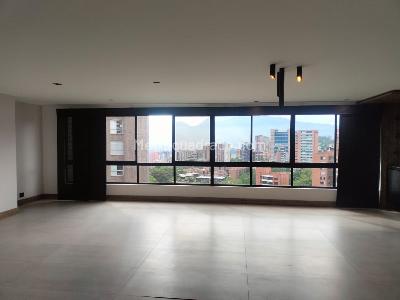 Apartamento de 3 alcobas en venta en El Poblado, Medellín, 188 m² · foto 2 de 19