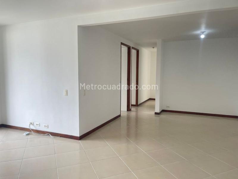 3BR Apartment in LA ESTRELLA (90 m²) - 2