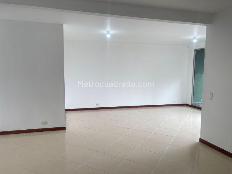 3BR Apartment in LA ESTRELLA (90 m²) - 3