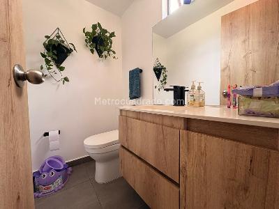 Casa de 4 alcobas en arriendo en El Poblado, Medellín, 248 m² · foto 13 de 18