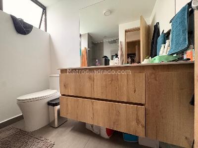 Casa de 4 alcobas en arriendo en El Poblado, Medellín, 248 m² · foto 14 de 18
